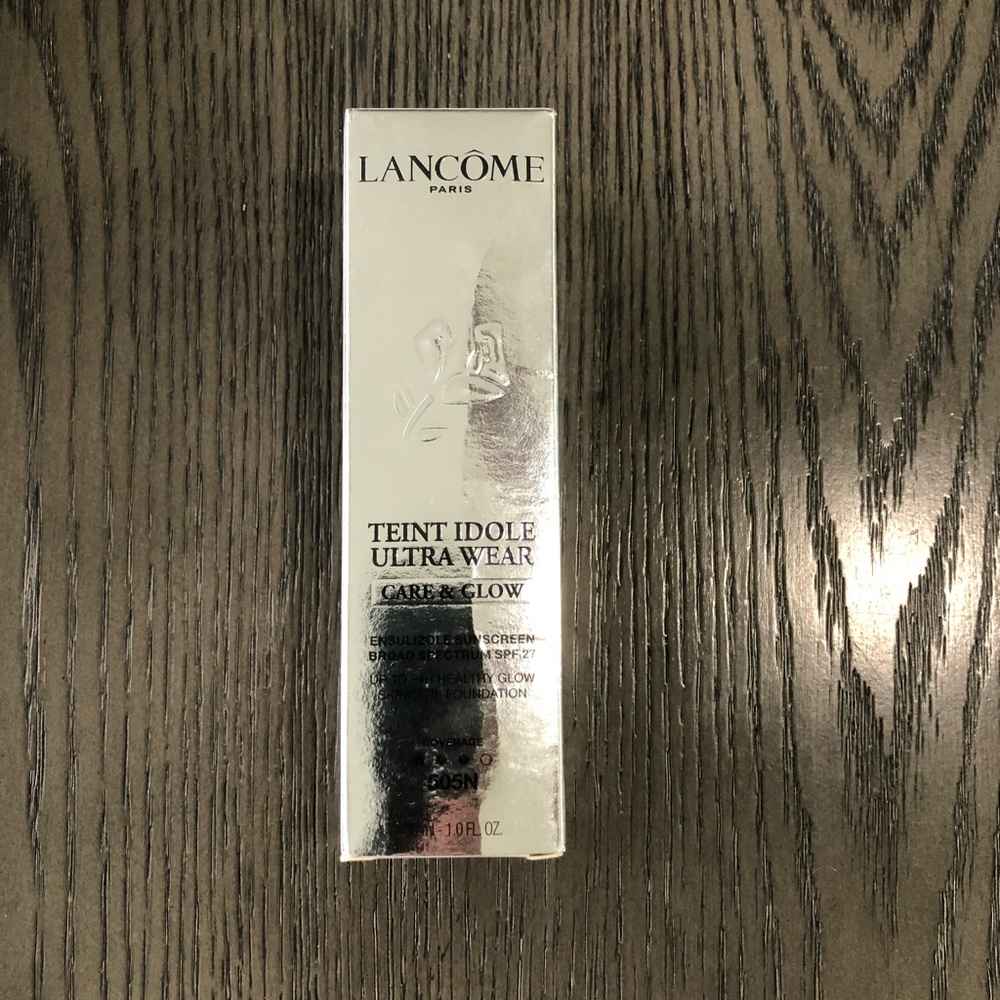 Lacome Care and Glow Ensulizole Sunscreen Board Spectrum SPF 27 Foundation 505N